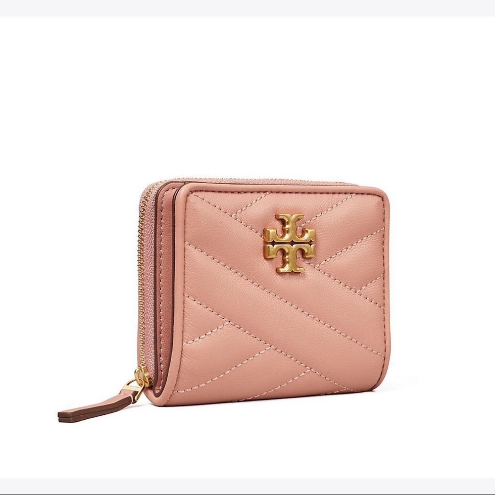 Tory Burch Kira chevron bifold wallet color meadow sweet, rolled gold